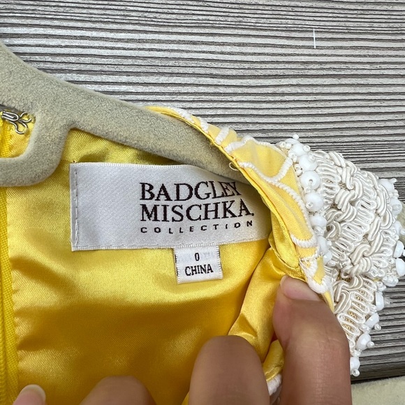 Badgley Mischka Floral, Maxi Dress, Yellow & White, US0 (NWOT) - Picture 6 of 6